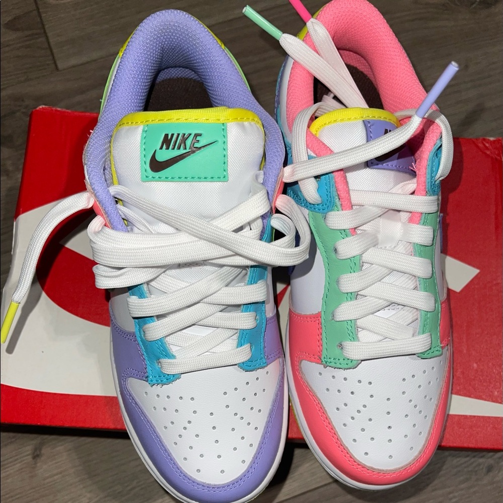 Women Nike dunk low Easter SE